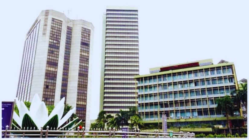 আর্থিক প্রতিষ্ঠান