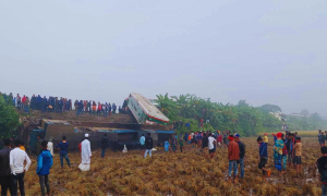 রেললাইন কেটে ফেলায় গাজীপুরে ট্রেন লাইনচ্যুত; নিহত ১