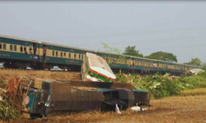 ২৬ ঘণ্টা পর গাজীপুরে ট্রেন চলাচল শুরু