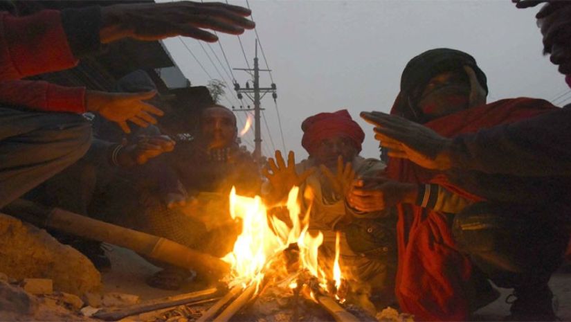 তীব্র শীতে তেঁতুলিয়া, কষ্টে মানুষ