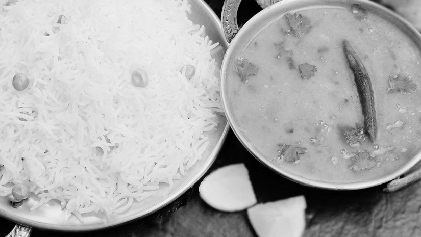 আঙুল চেটে খাওয়া কি সুন্নত?