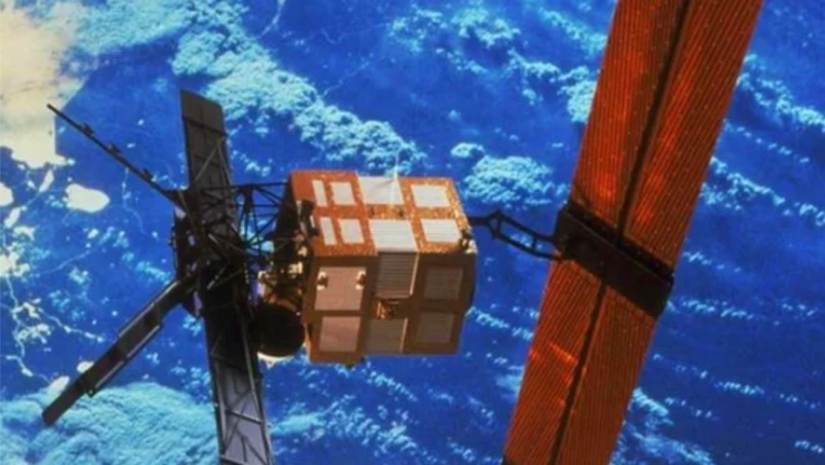 স্যাটেলাইট