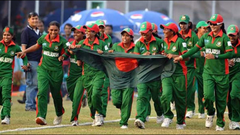 নারী