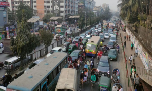 ৩ পয়সা কমছে বাসভাড়া