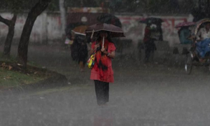 তীব্র গরমের পর রাজধানীতে স্বস্তির বৃষ্টি