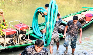 সুন্দরবনে আগুন নেভাতে যোগ দিয়েছে বিমান ও নৌ বাহিনী