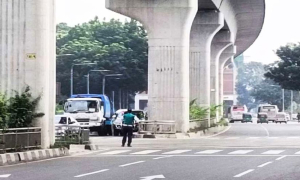 সড়কে ফিরেছে ট্রাফিক পুলিশ