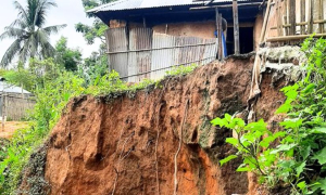 পাহাড়ধসে কক্সবাজারে একই পরিবারের ৩ জনের মৃত্যু