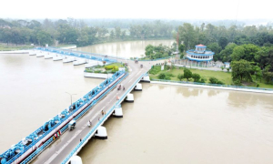 বিপৎসীমার ওপরে তিস্তার পানি; বন্যা আতঙ্কে হাজার হাজার মানুষ