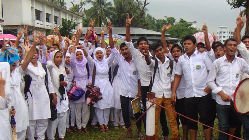 এইচএসসির ফল প্রকাশ: গড় পাসের হার ৭৭.৭৮ শতাংশ