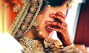 বিয়ে করে বাড়ি ফেরার পথে নববধূ ছিনতাই!