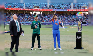 পাকিস্তানকে ব্যাটিংয়ে পাঠাল ভারত
