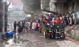 নিয়ন্ত্রণে আগুন, চলছে উদ্ধার অভিযান