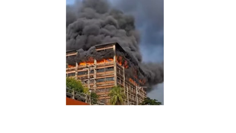 চট্টগ্রাম রপ্তানি প্রক্রিয়াকরণ অঞ্চলে আগুন 