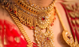 লাগামহীন স্বর্ণের বাজার, দামে ফের ইতিহাস