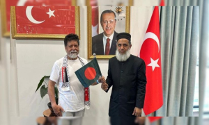ইসরায়েলি বন্দিদশা থেকে মুক্ত শহিদুল আলম তুরস্কে