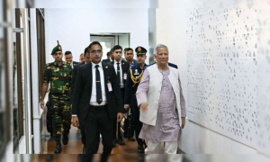 দেশে ফিরেছেন প্রধান উপদেষ্টা