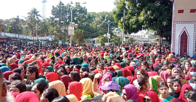 প্রধানমন্ত্রীর জনসভায় বাড়ছে জনতার ভিড় (ছবি সংগৃহীত)